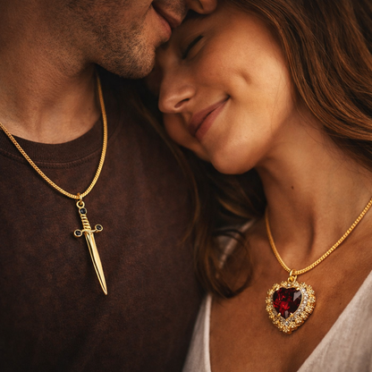 Collar Espada Corazón Pareja™ ❤️⚔️ — Amor que protege, unión que no se rompe